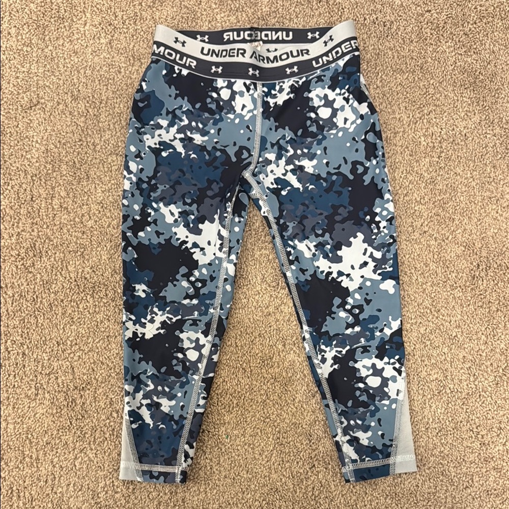 SZ 6 Under Armour Blue and Black Leggings for Active Comfort